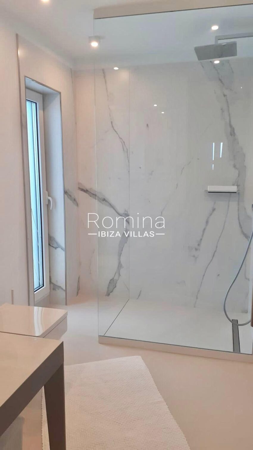 cw-ibiza-1743152205116606luxury-apartment-with-unforgettable-views-in-can-furnet_(12)