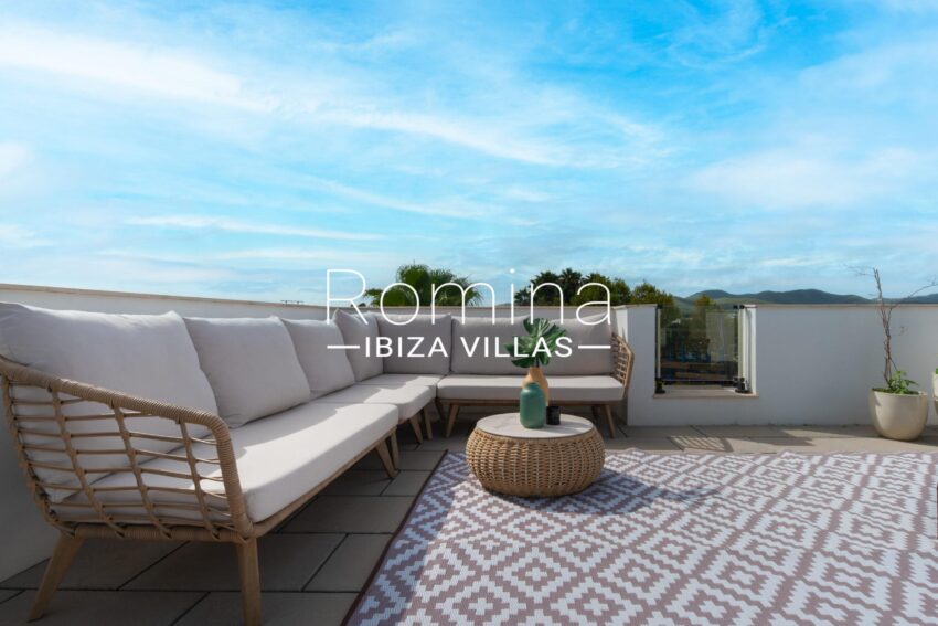 1 TERRASSE ROMINA IBIZA VILLAS & CO