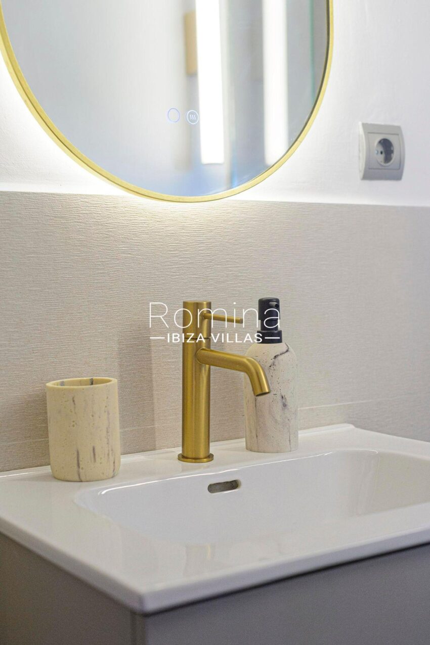 3.1 baño Romina ibiza villas & Co