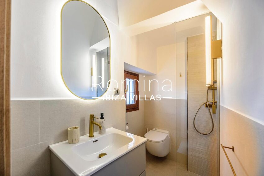 3.2 baño Romina ibiza villas & Co