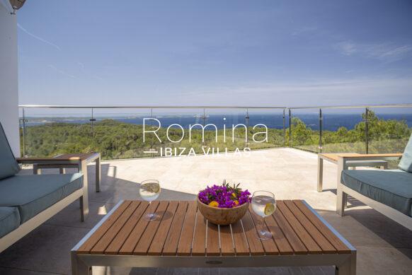 RV5375-01 VILLA ACQUA DI BLUE