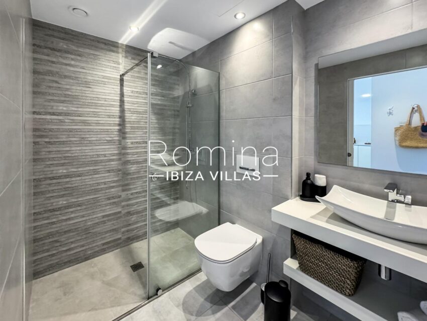 20260209122247000000_17