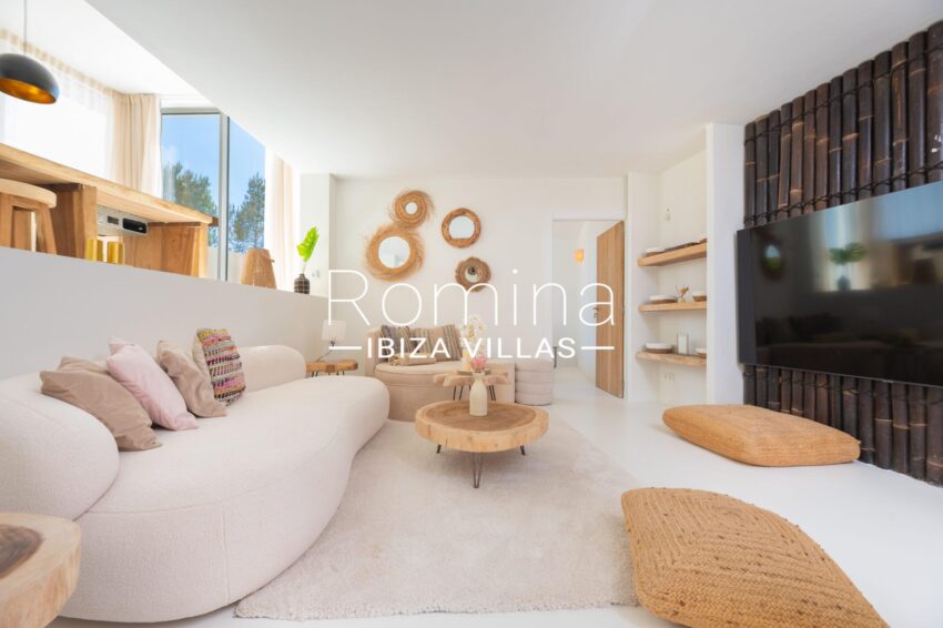 2.3 SALON AREA ROMINA IBIZA VILLAS & CO RV5383-01 GREEN HILLS