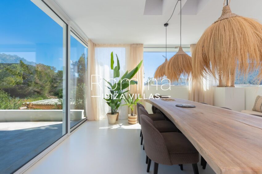 2.8 DINNER ROOM ROMINA IBIZA VILLAS & CO RV5383-01 GREEN HILLS