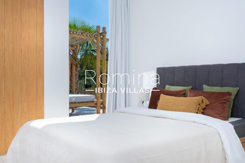 4 BEDROOM ROMINA IBIZA VILLAS & CO RV5383-01 GREEN HILLS