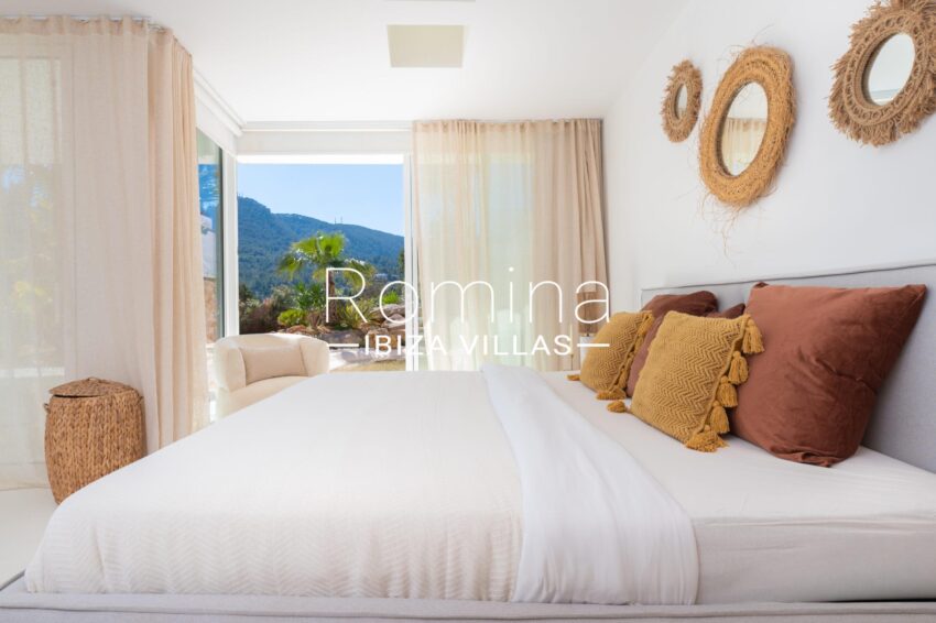 4.3 BEDROOM ROMINA IBIZA VILLAS & CO RV5383-01 GREEN HILLS