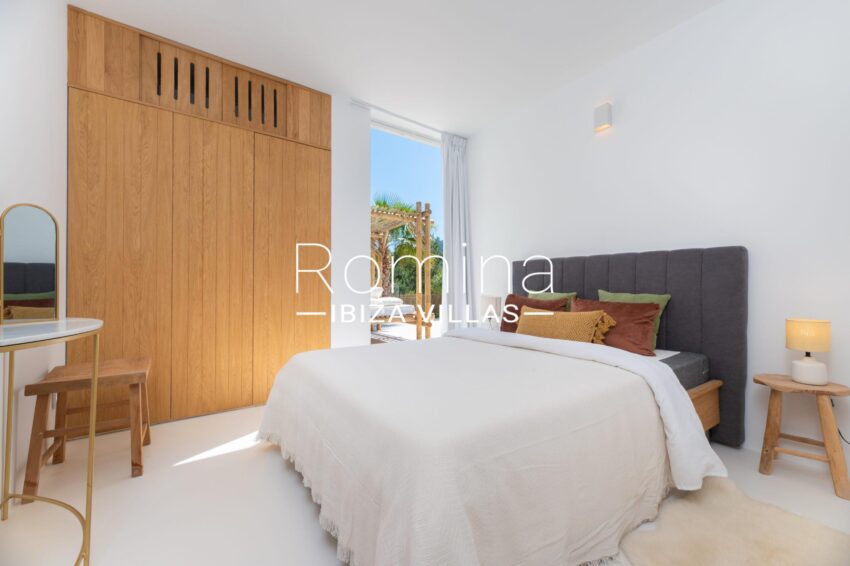 4.8 BEDRROOM ROMINA IBIZA VILLAS & CO RV5383-01 GREEN HILLS
