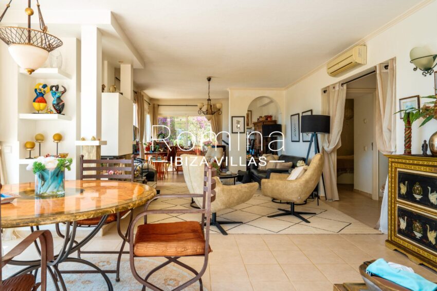 3-2 CAN BLANC LIVING AREA
