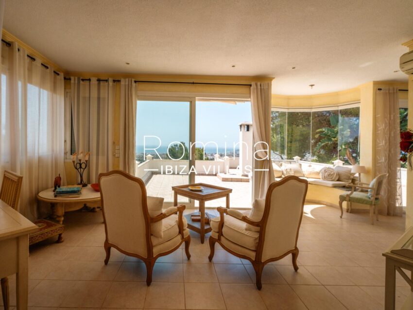 5-1 CAN BLANC BEDROOM
