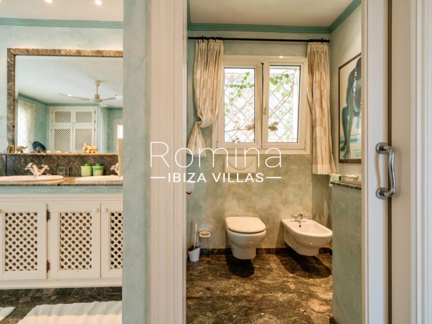 5-5 CAN BALNC BATHROOM