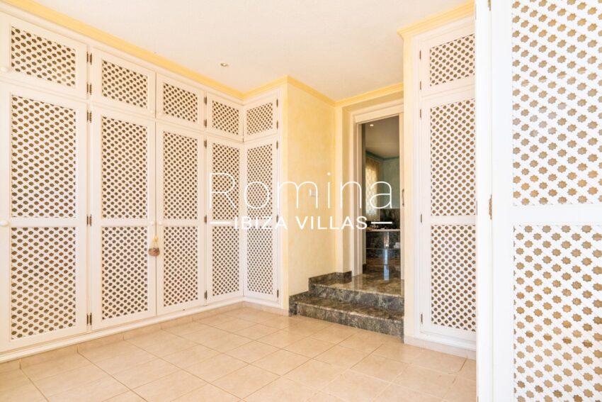 5-9 CAN BLANC DRESSING ROOM