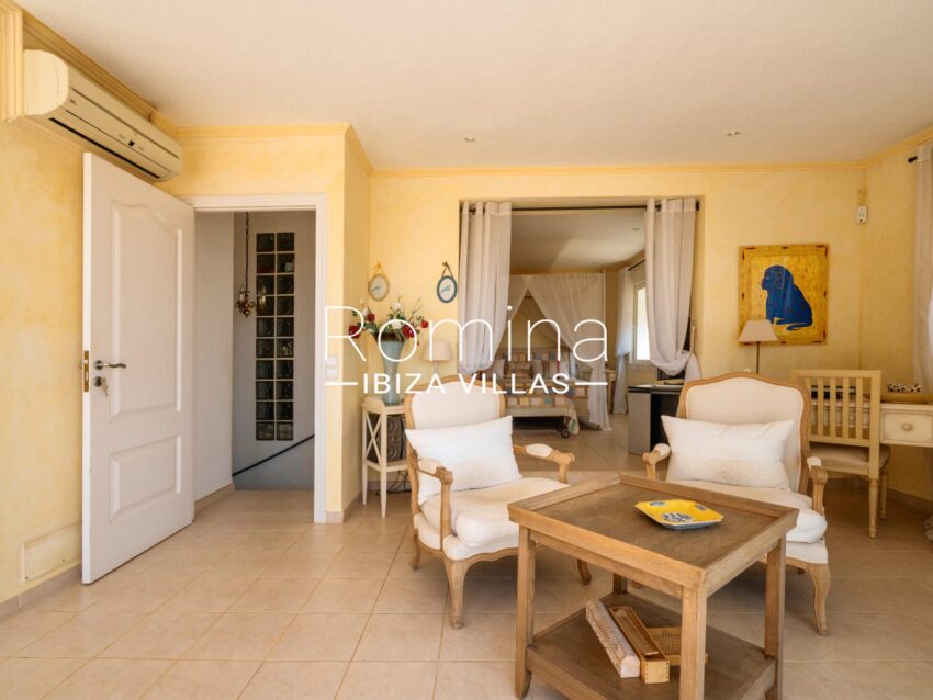5 CAN BLANC BED ROOM