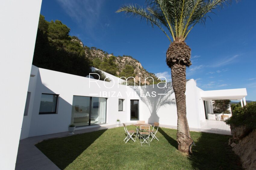 43-villa-lilly-bloom
