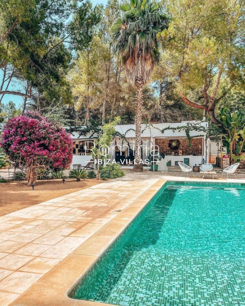 Authentic finca with annexes and rental license in peaceful location (12)