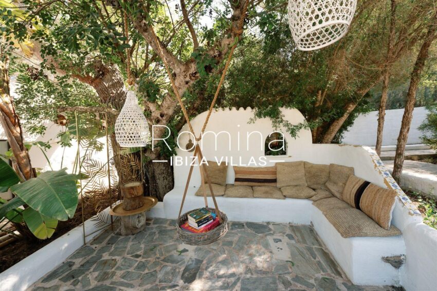 Authentic finca with annexes and rental license in peaceful location (19)
