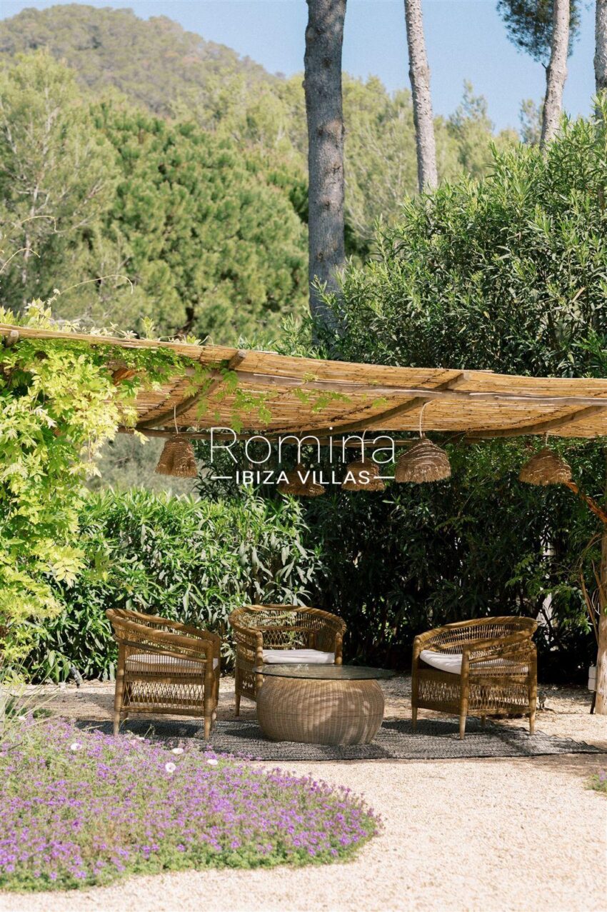 Authentic finca with annexes and rental license in peaceful location (22)