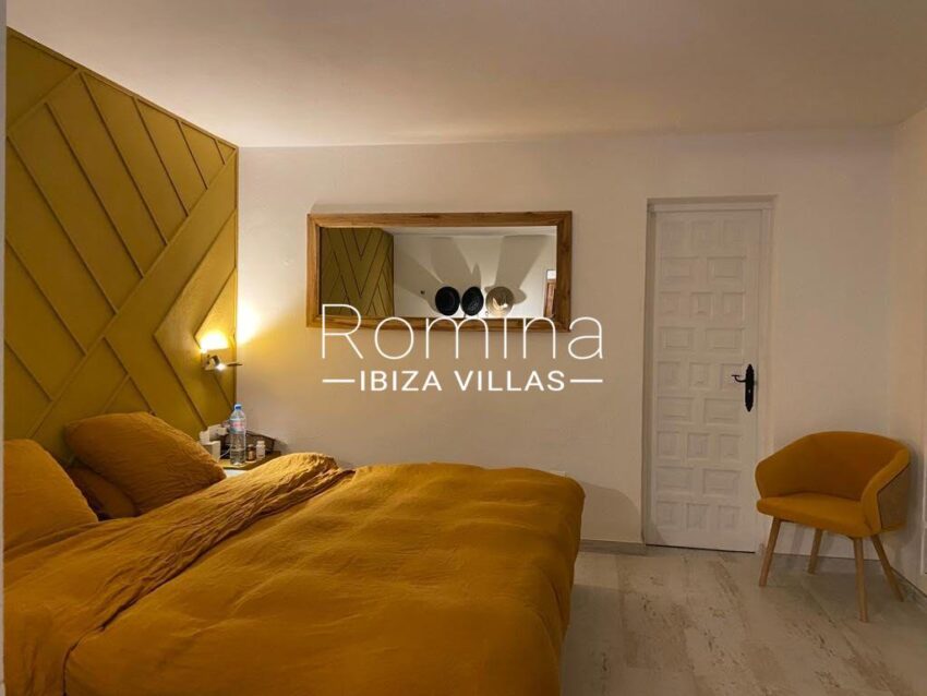Authentic finca with annexes and rental license in peaceful location (31)
