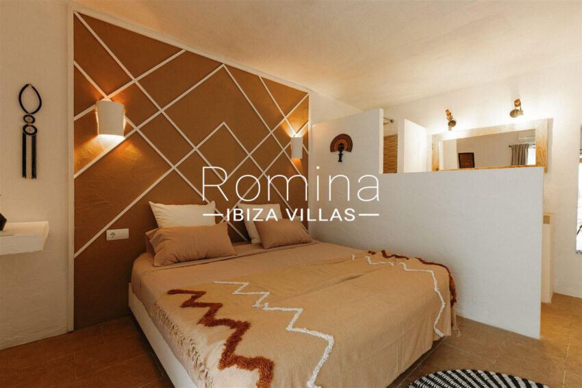 Authentic finca with annexes and rental license in peaceful location (32)