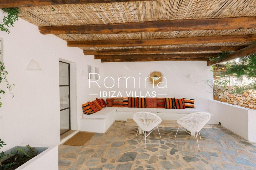 Authentic finca with annexes and rental license in peaceful location (34)