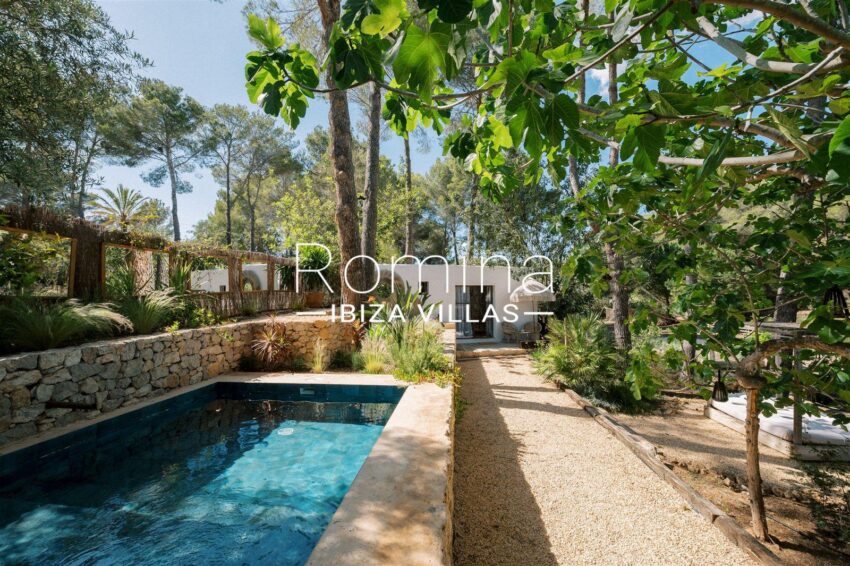 Authentic finca with annexes and rental license in peaceful location (4)