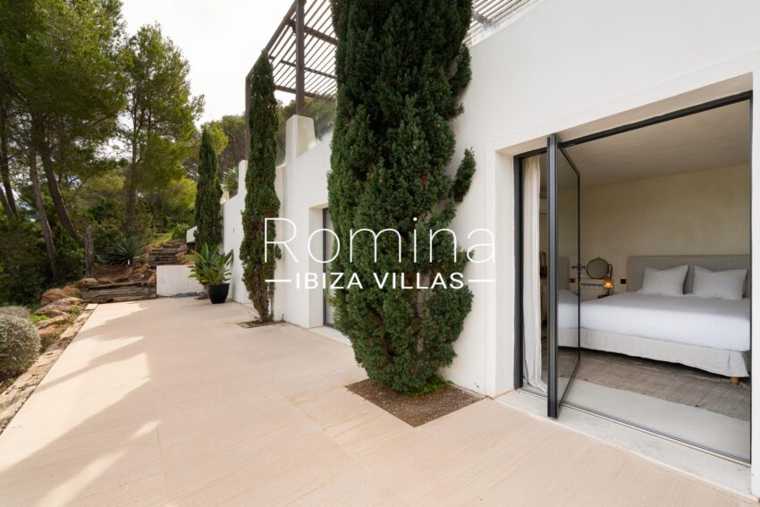 Exceptional Modern Finca with Sea Views and Complete Privacy (10)