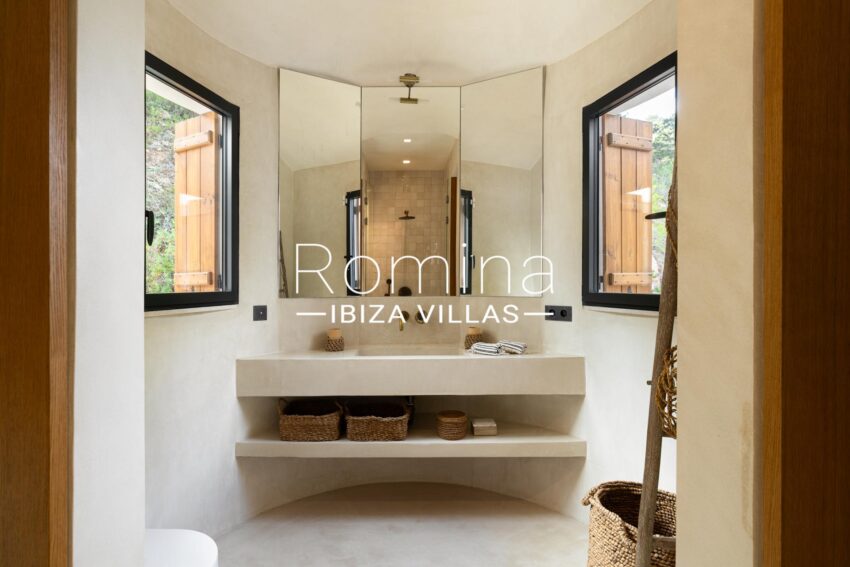 Exceptional Modern Finca with Sea Views and Complete Privacy (35)