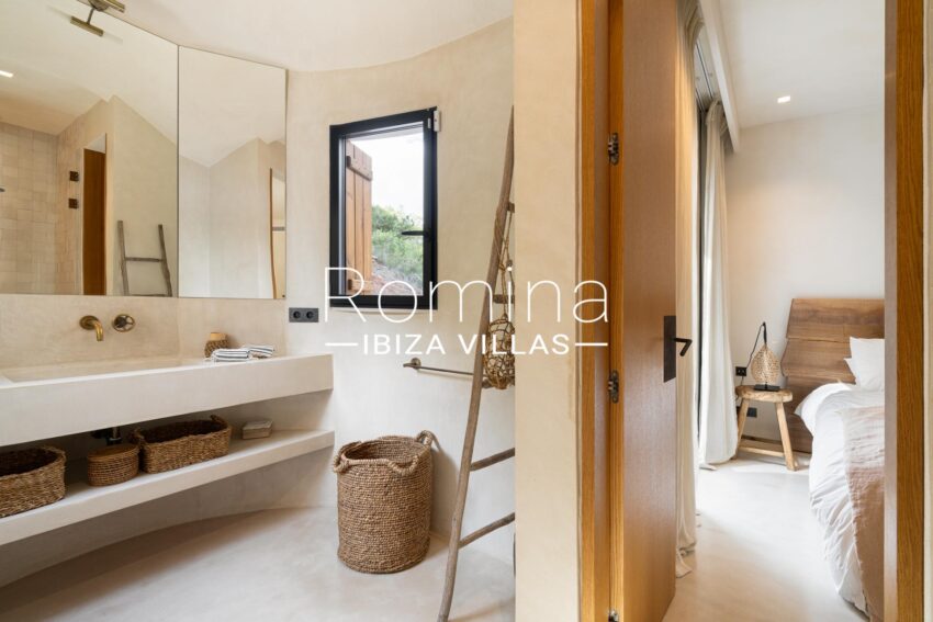 Exceptional Modern Finca with Sea Views and Complete Privacy (36)