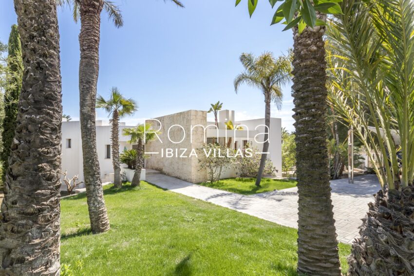 villa-with-beautiful-sea-views-in-exclusive-gated-community (10)