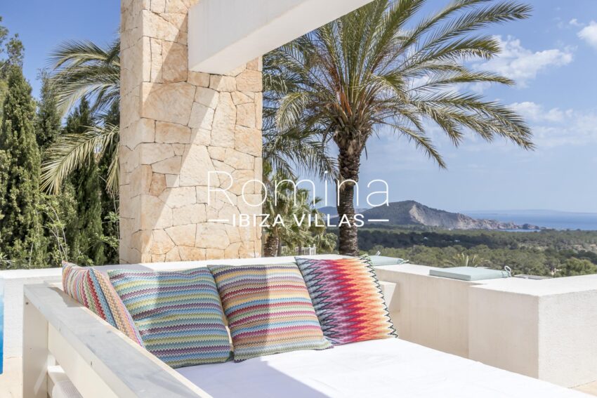 villa-with-beautiful-sea-views-in-exclusive-gated-community (21)