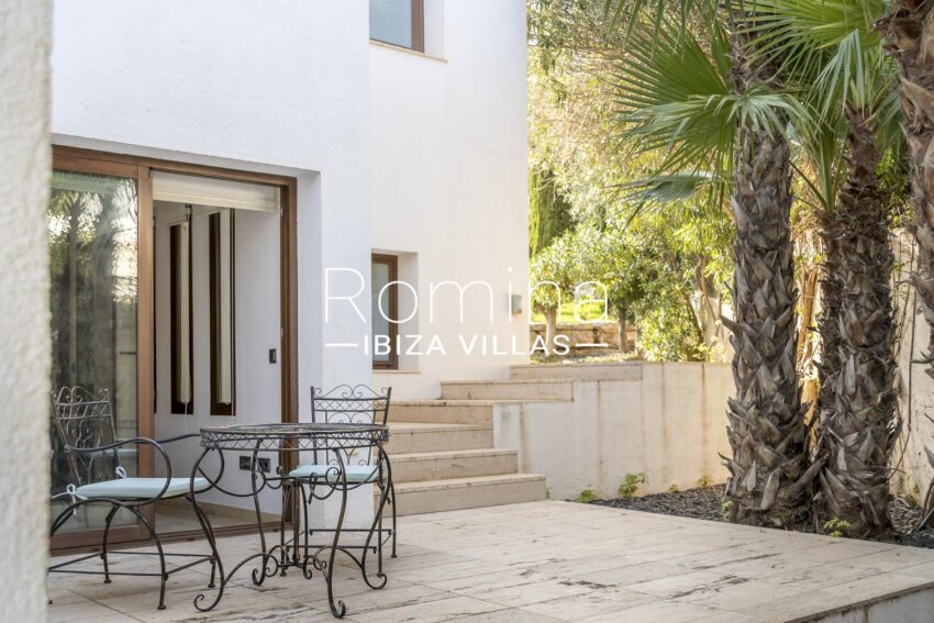 villa-with-beautiful-sea-views-in-exclusive-gated-community (23)