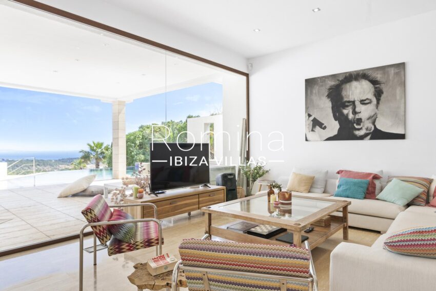 villa-with-beautiful-sea-views-in-exclusive-gated-community (29)