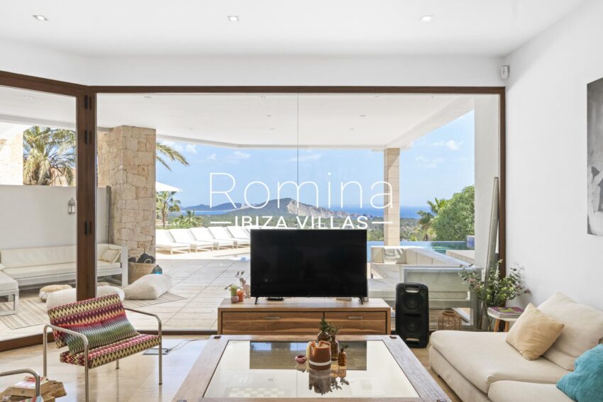 villa-with-beautiful-sea-views-in-exclusive-gated-community (31)