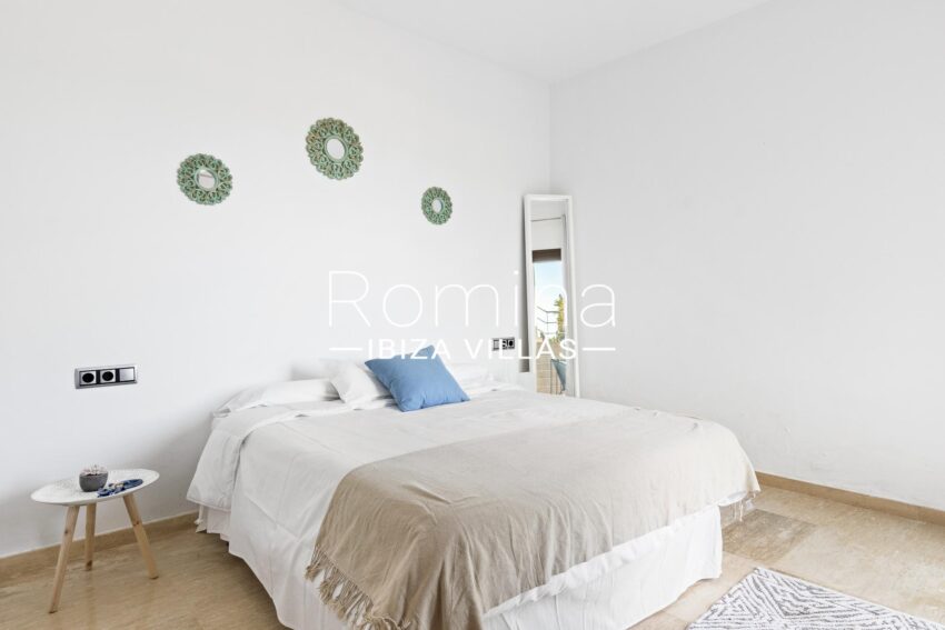 villa-with-beautiful-sea-views-in-exclusive-gated-community (42)
