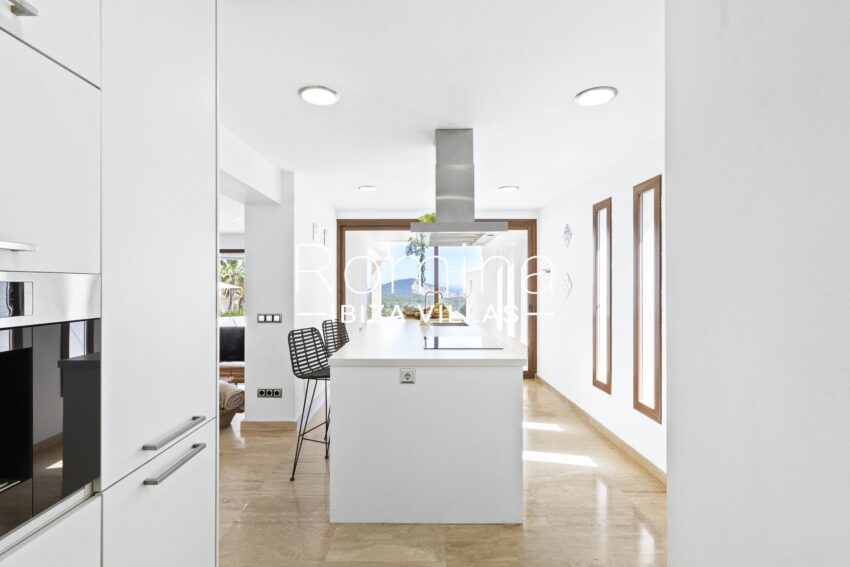 villa-with-beautiful-sea-views-in-exclusive-gated-community (49)
