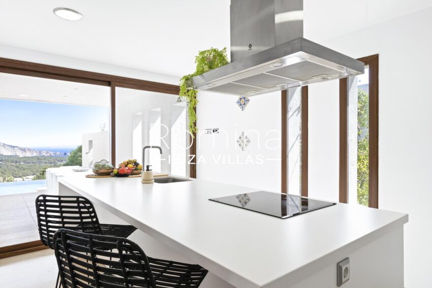 villa-with-beautiful-sea-views-in-exclusive-gated-community (51)