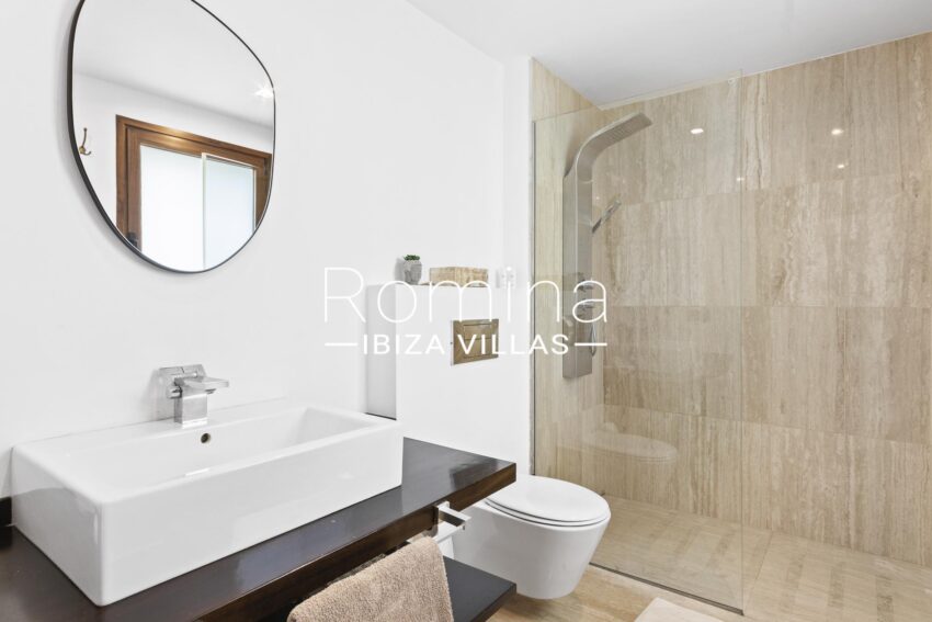 villa-with-beautiful-sea-views-in-exclusive-gated-community (55)