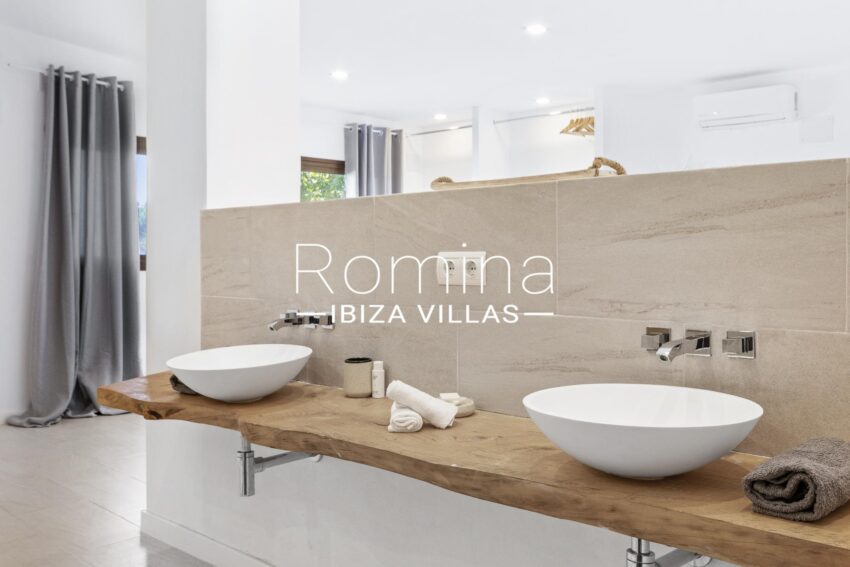 villa-with-beautiful-sea-views-in-exclusive-gated-community (58)