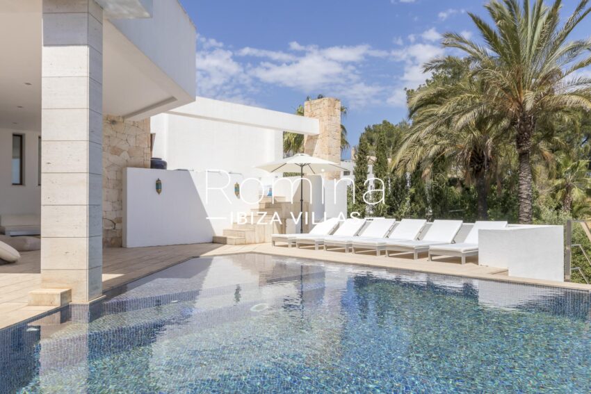 villa-with-beautiful-sea-views-in-exclusive-gated-community (7)